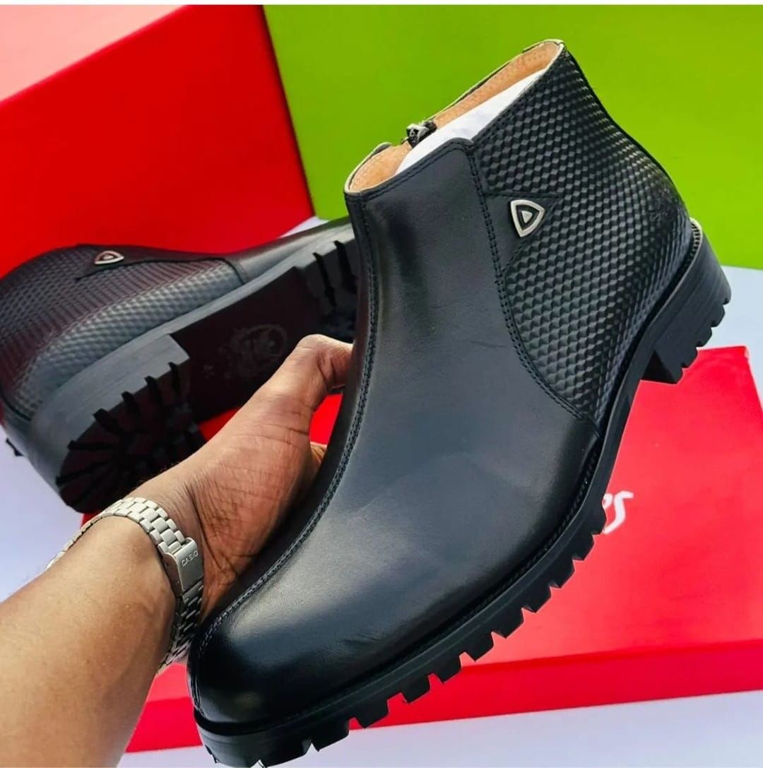 Mondial Classic Moccasin Boots.