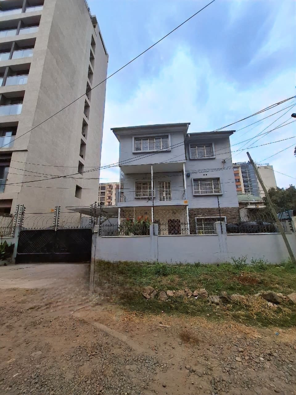 3 Story House For Sale In South C