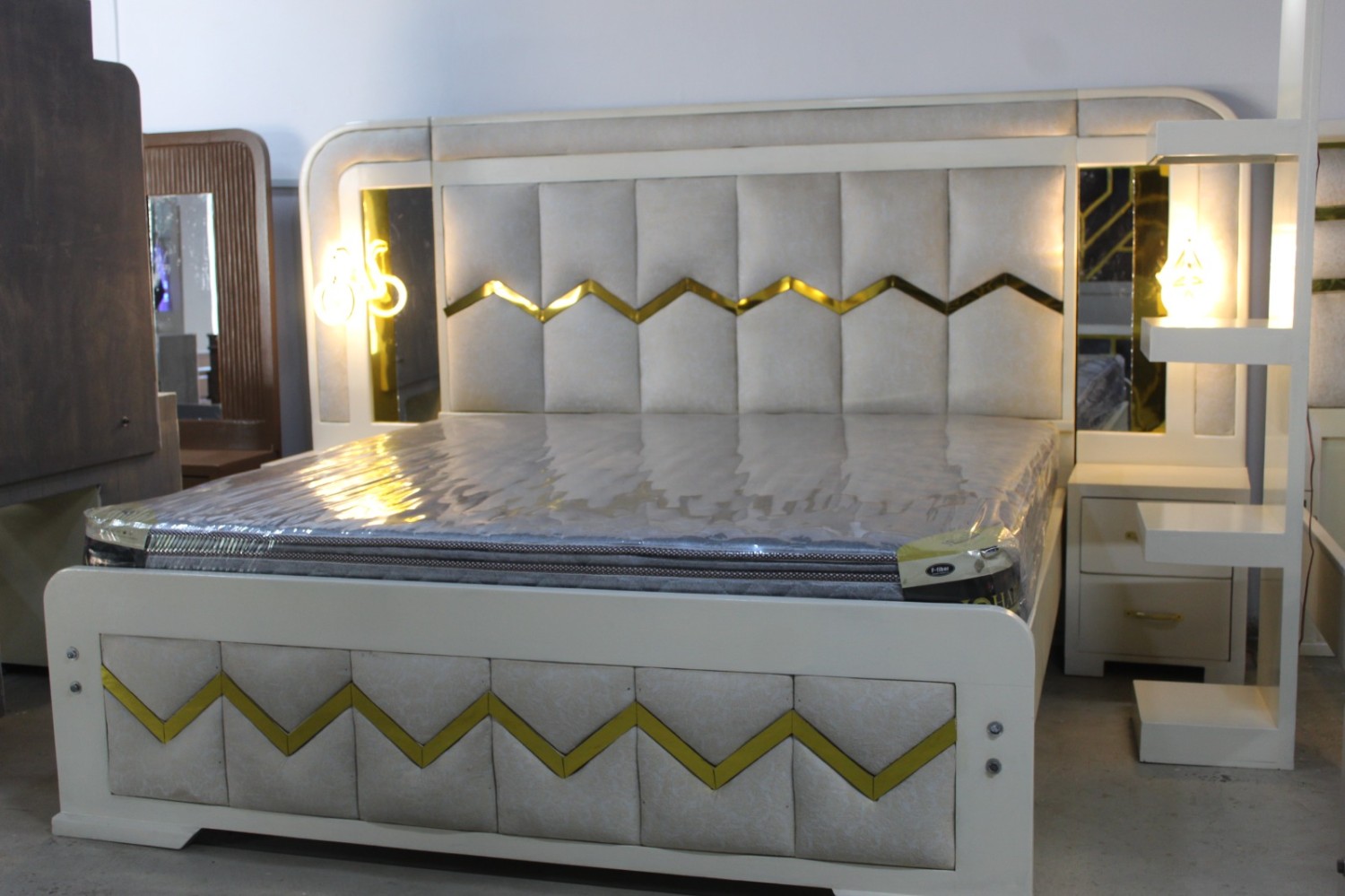 Majestic Royale 6x6 Bedroom Suite